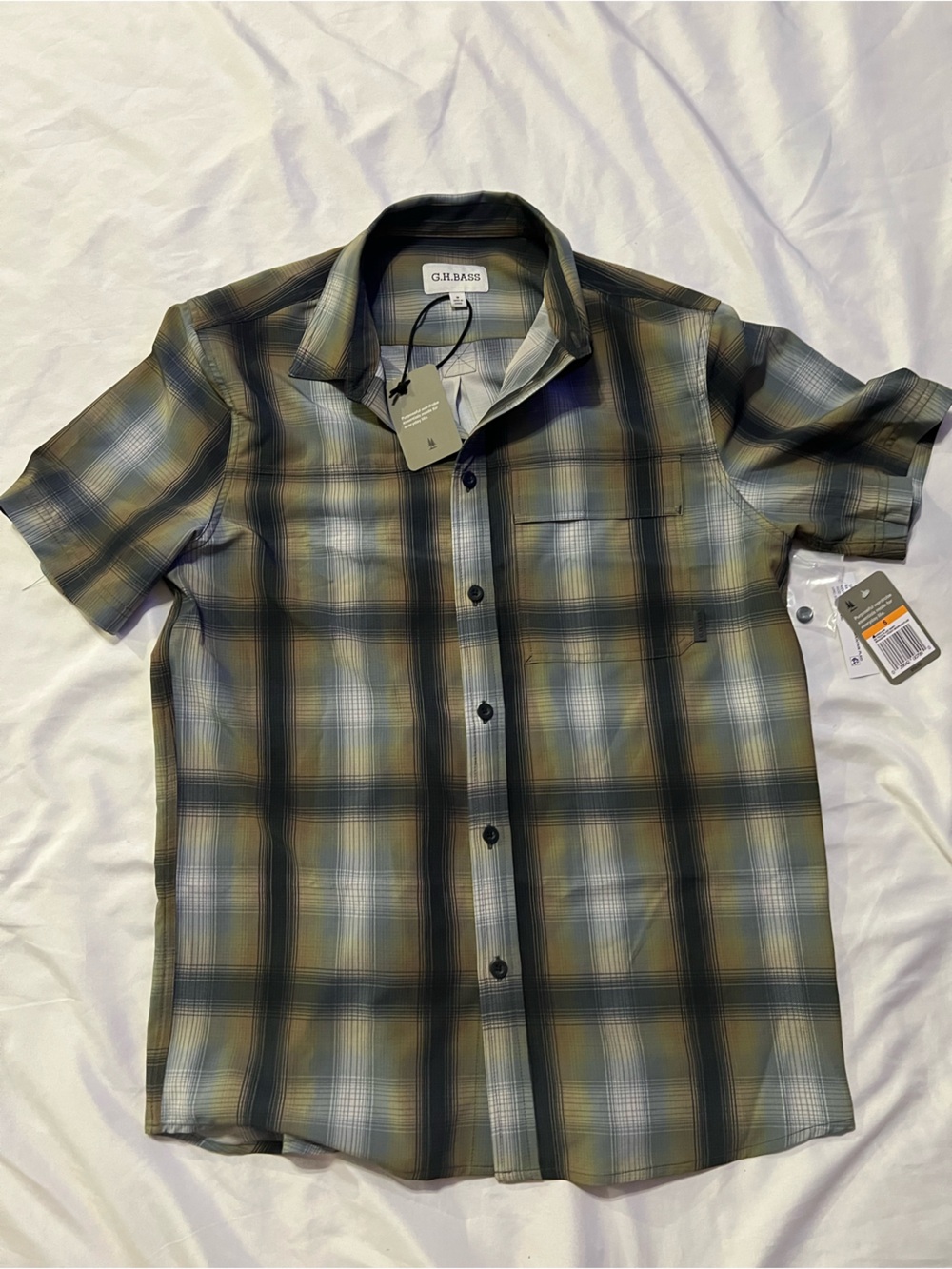 G.H. Bass & Co. Men's Olive and Blue Plaid Short-Sleeve Button-Down Shirt